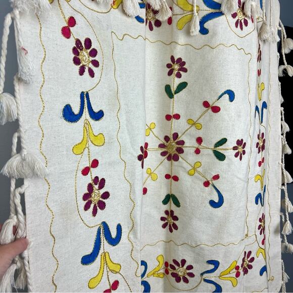 Wall Hanging Tapestry Table Cloth Ceremony Rug Embroidered Tassles Gold Floral - Picture 11 of 11